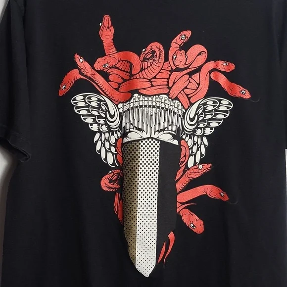 CROOKS & CASTLES Red Medusa Graphic Black T-Shirt Size Medium - Picture 5 of 11